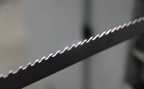 自贡双金属带锯条产生切削噪音的原因具体有哪些？